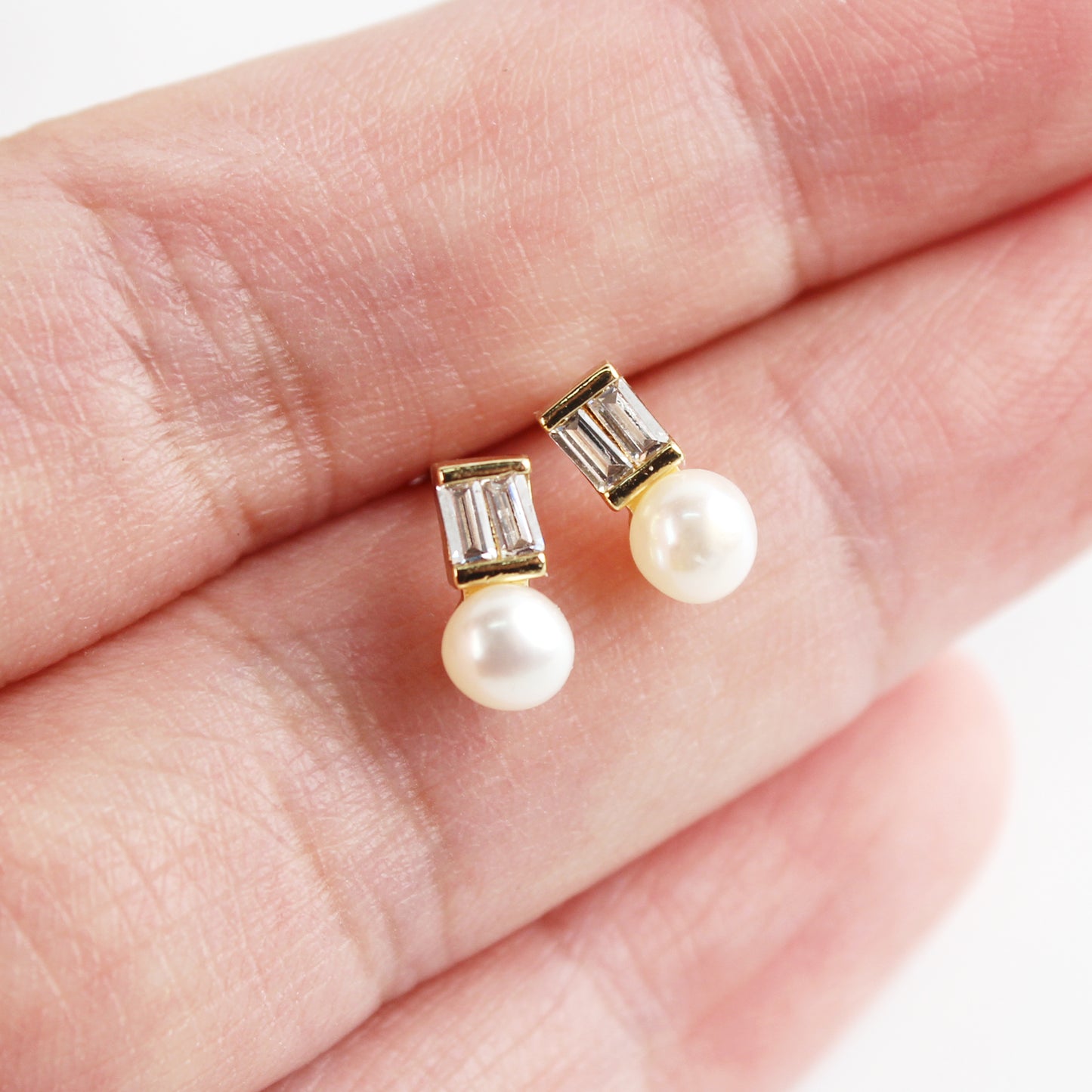 14K Gold-Plated Zirconia and Pearl Stud Earrings with 925 Silver Posts – Elegant Gift-Ready Jewelry for Young Women, Perfect for Parties, Balls and Birthdays