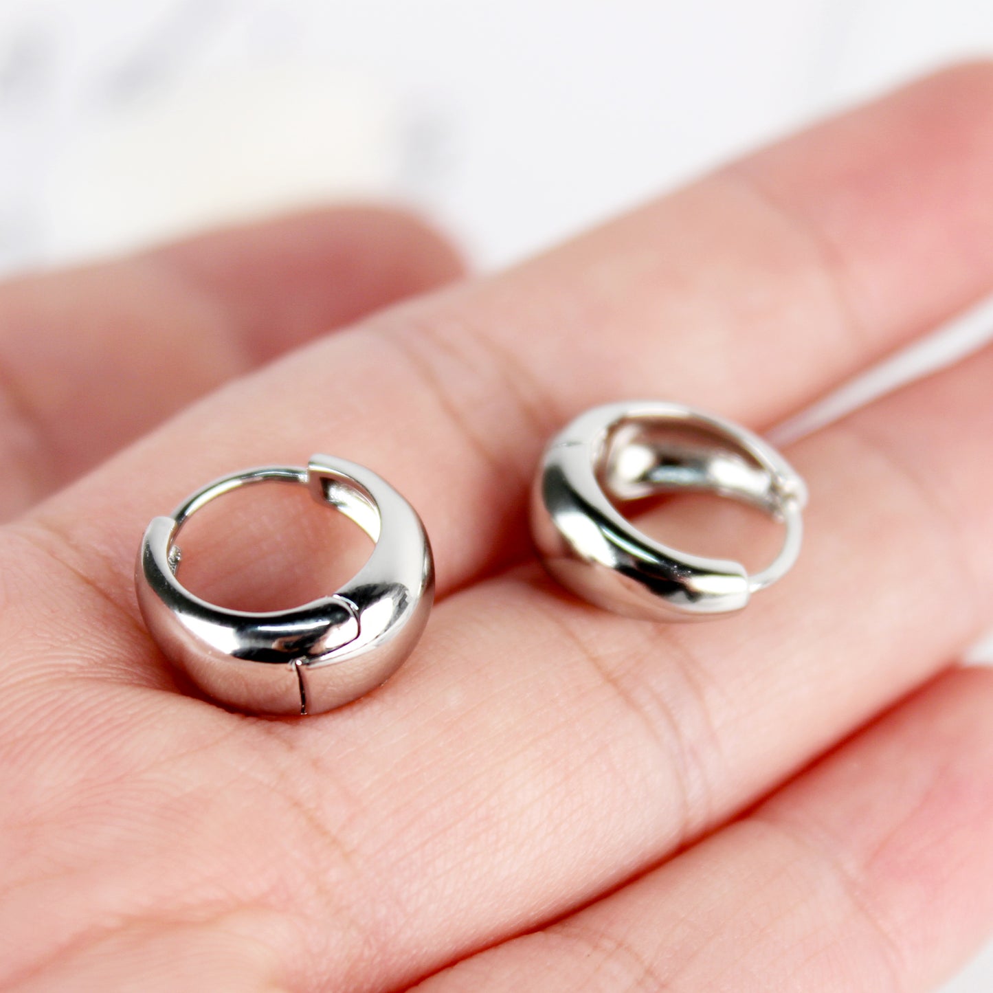 French Style Ear Clips in Stainless Steel with 925 Silver Posts – Elegant Earrings for Young Women, Ideal for Parties, Balls, Birthdays and Gift Giving in Gift Box
