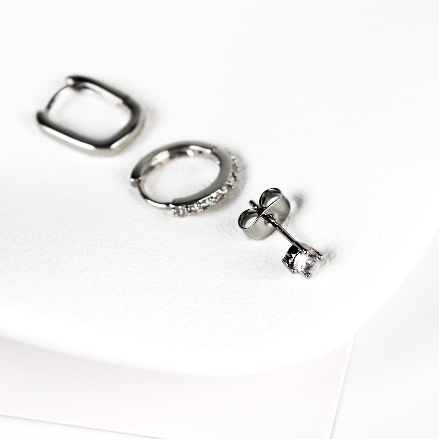 3-Piece Mix & Match Single Earrings Set in Silver Tone with 925 Silver Posts – Stylish Ear Jewelry for Young Women, Perfect for Parties, Birthdays and Gift Giving in Elegant Gift Box