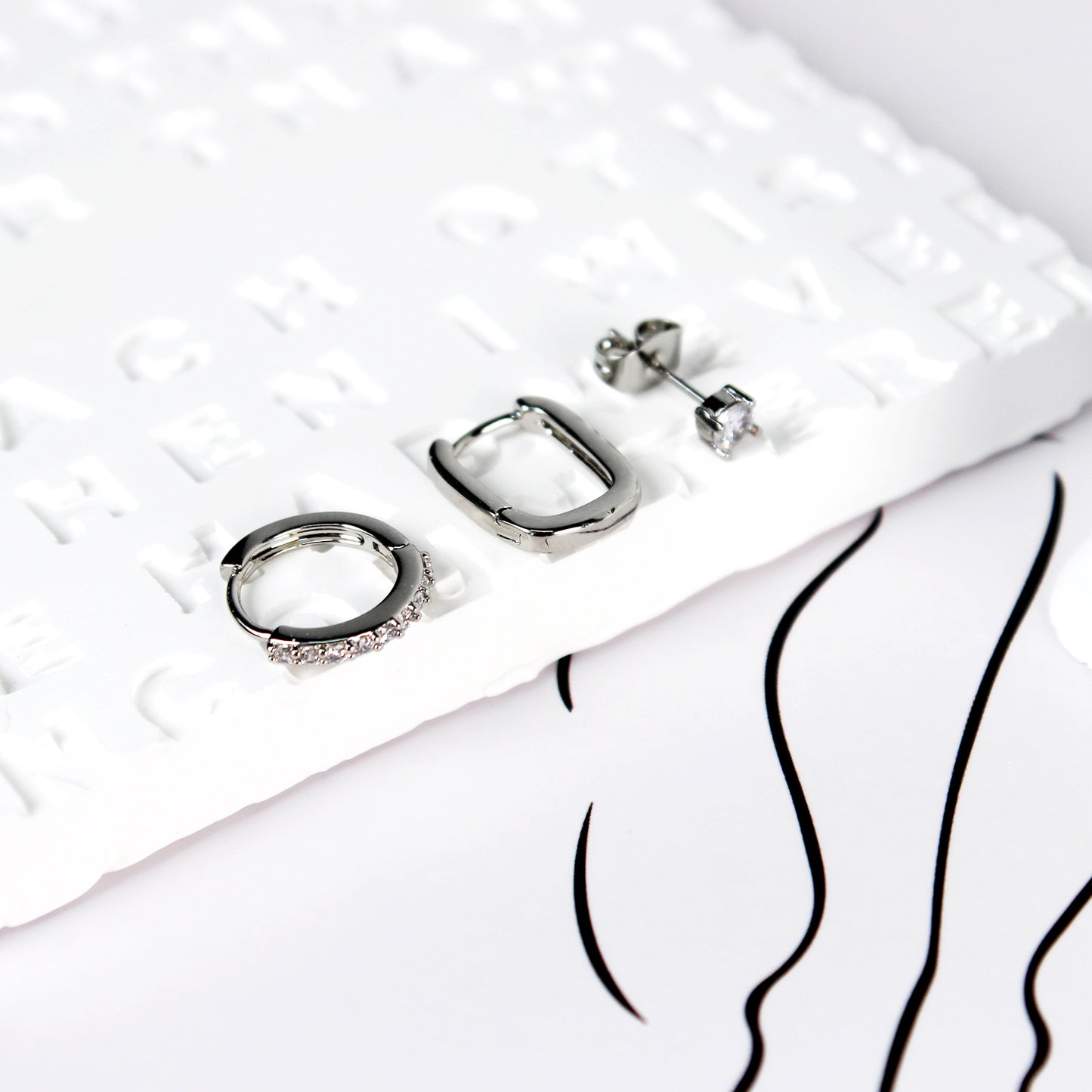 3-Piece Mix & Match Single Earrings Set in Silver Tone with 925 Silver Posts – Stylish Ear Jewelry for Young Women, Perfect for Parties, Birthdays and Gift Giving in Elegant Gift Box