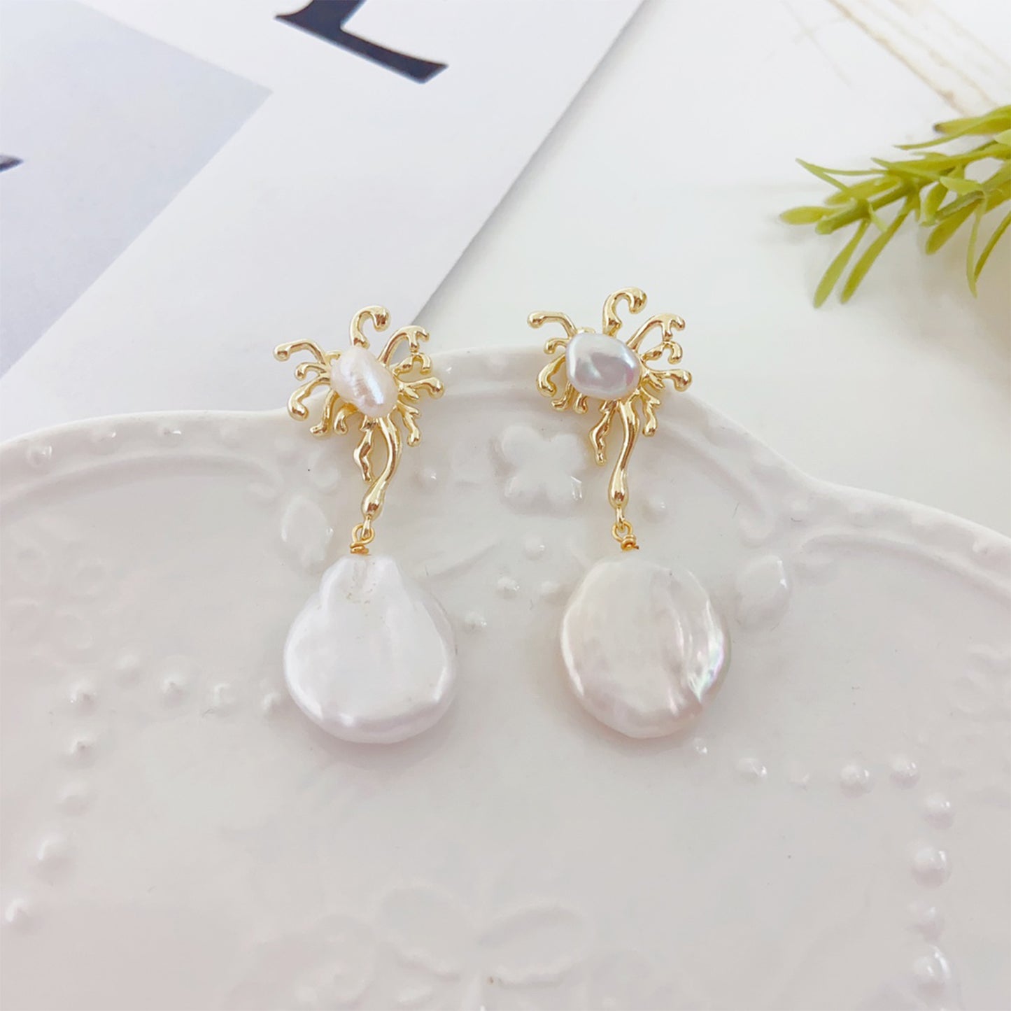 Barock Perlenohrring – Unregelmäßige Süßwasserperle, 14K vergoldet, 925 Silberstift, eleganter hypoallergener Ohrstecker für Frauen