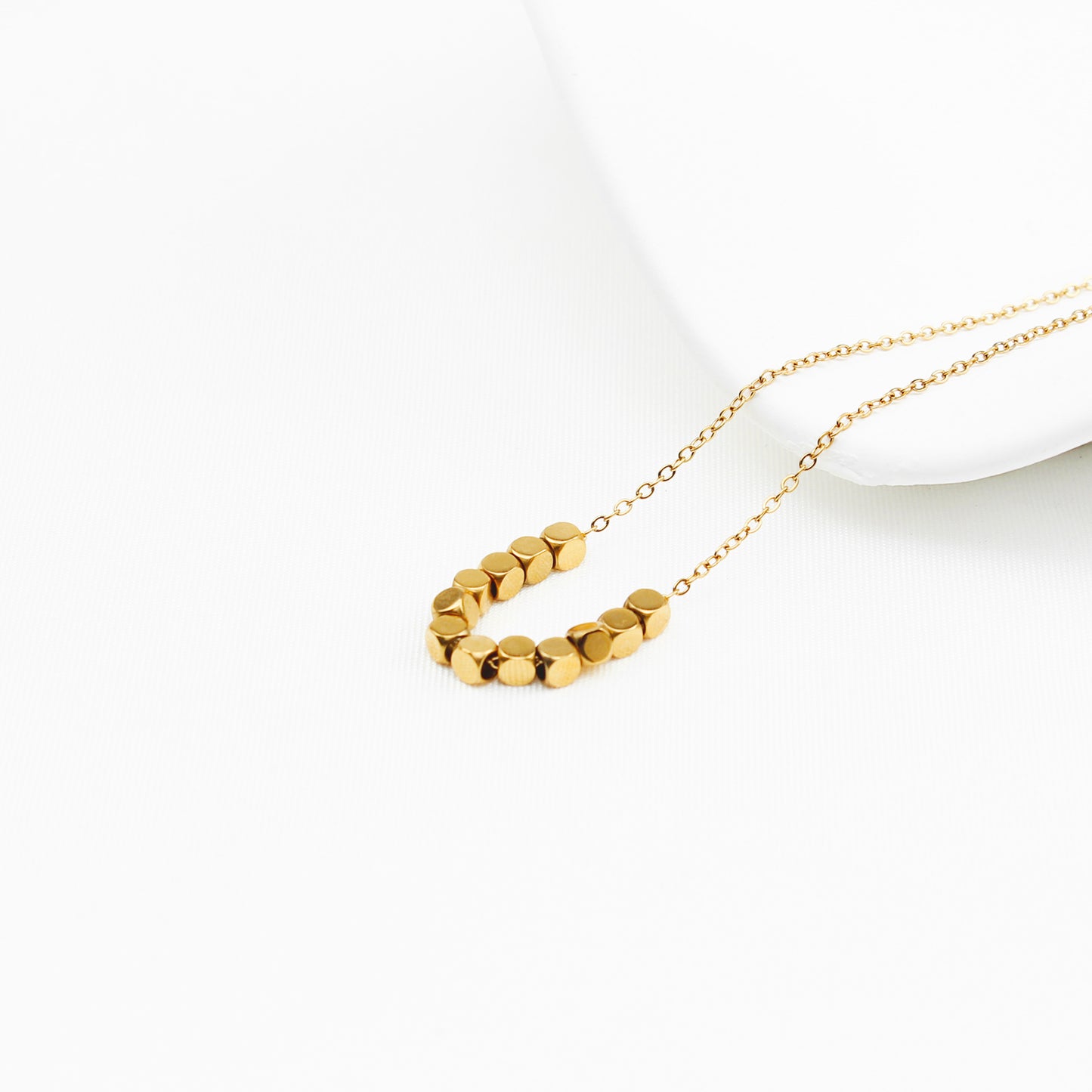 Gold-Plated Titanium Steel Necklace for Women – Minimalist Geometric Cubes, Delicate Chain, Ideal for Everyday & Special Occasions