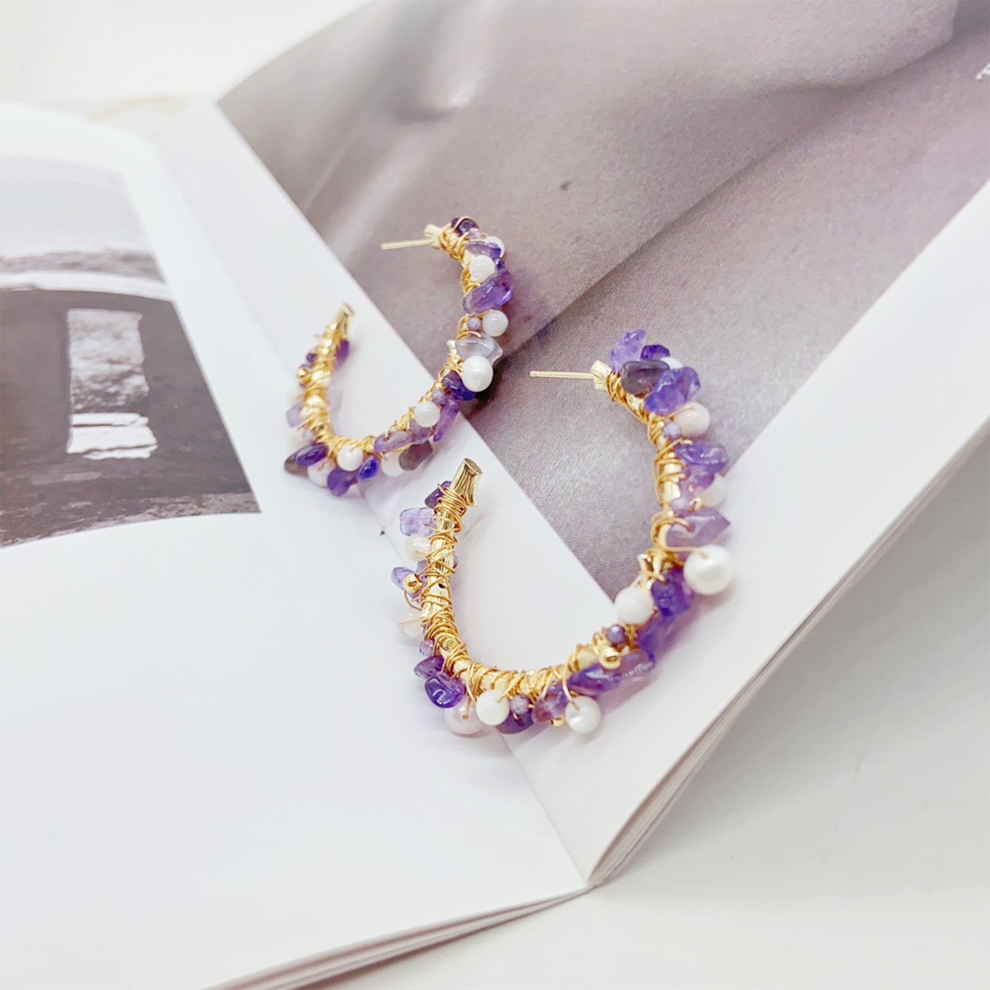 Große Creolen mit Amethyst & Perle – 14K vergoldete Ohrringe mit 925 Silberstift, Statement Schmuck für Damen