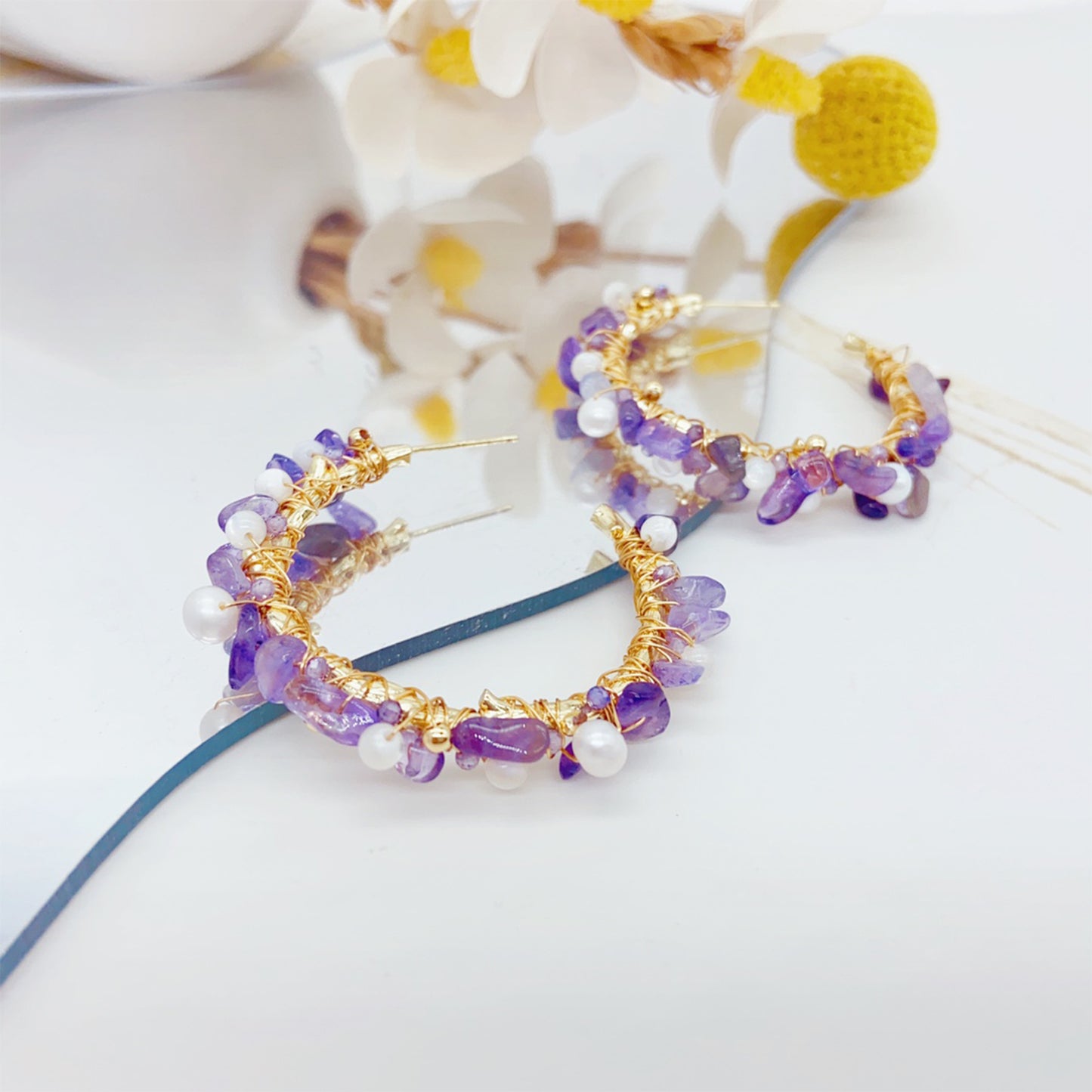 Große Creolen mit Amethyst & Perle – 14K vergoldete Ohrringe mit 925 Silberstift, Statement Schmuck für Damen
