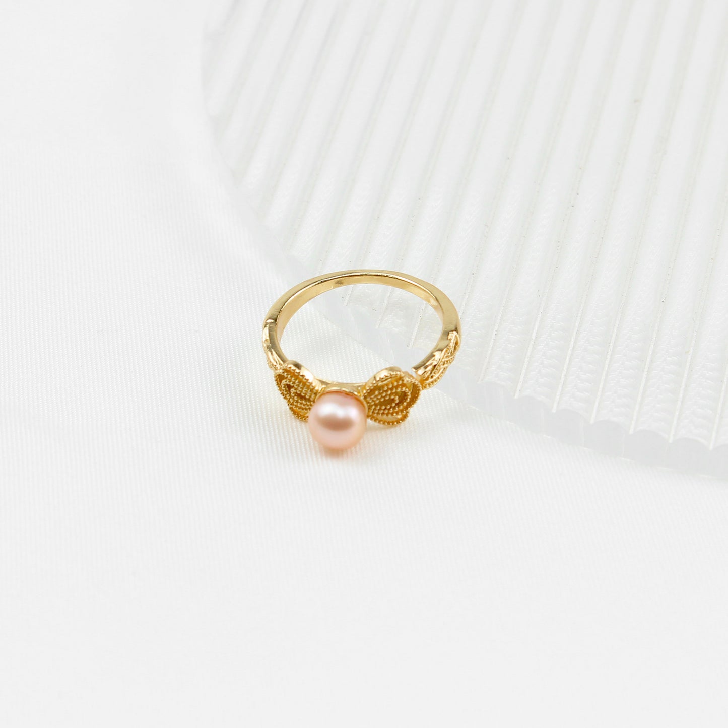 Chinesischer Schmetterlings Perlenring – Offener Verstellbarer Ring, 14K Vergoldet mit Süßwasserperle, Eleganter Damenring
