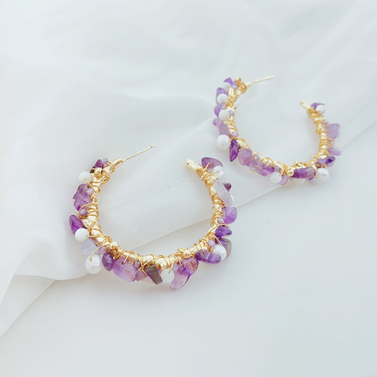 Große Creolen mit Amethyst & Perle – 14K vergoldete Ohrringe mit 925 Silberstift, Statement Schmuck für Damen