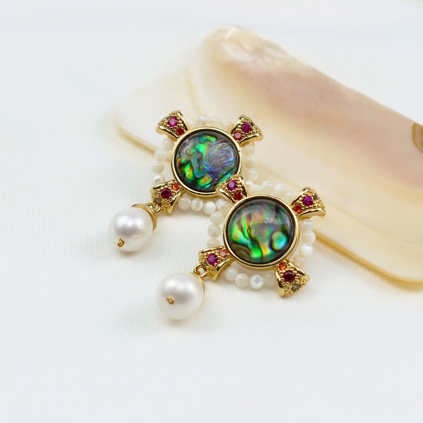 Vintage Abalone Perlenohrringe mit bunten Edelsteinen – 14K vergoldet, Extravagantes Design für Tanz & Feste