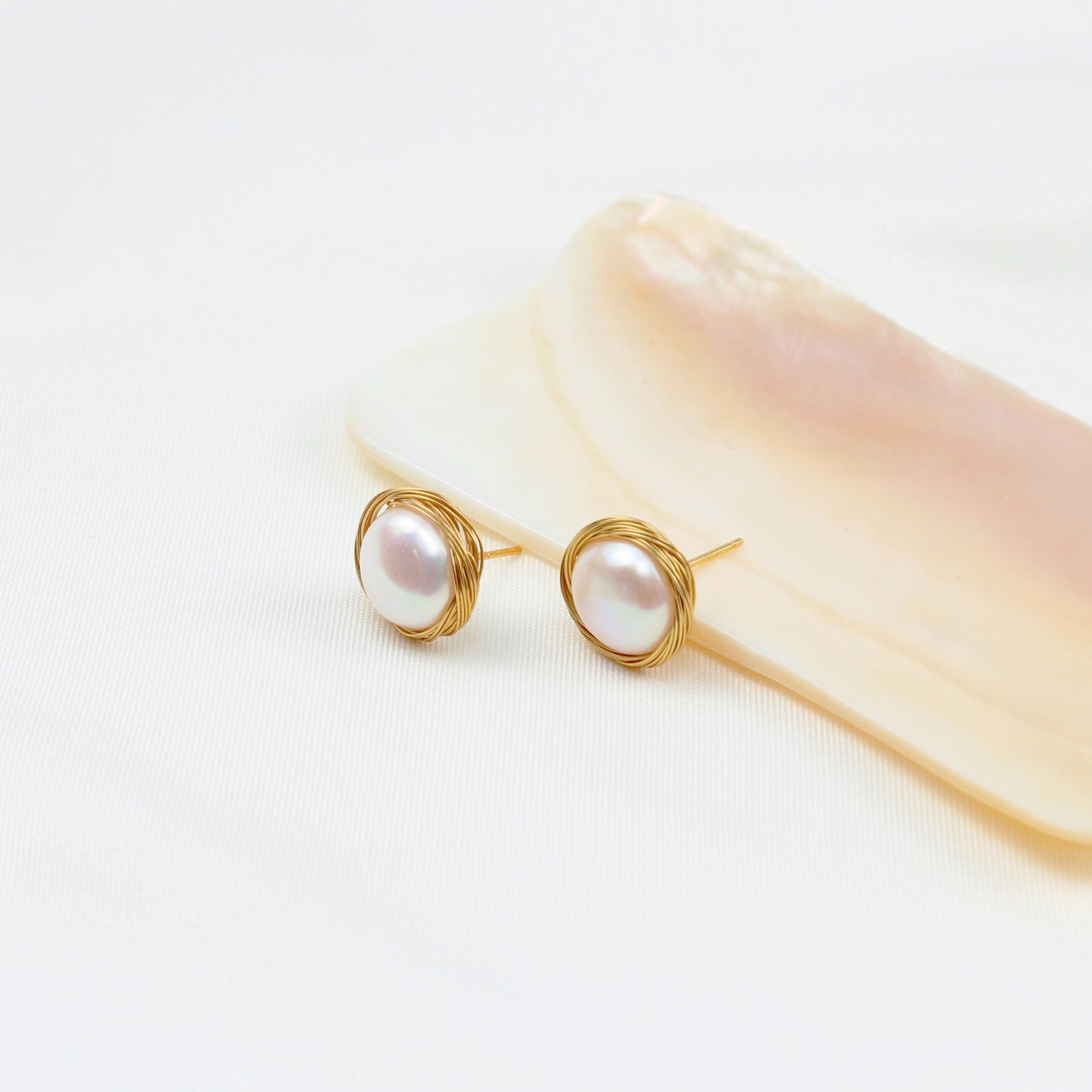 Klassische 14K vergoldete Perlenohrringe mit Drahtwicklung β Antiker Stil, Elegantes & Zeitloses Design