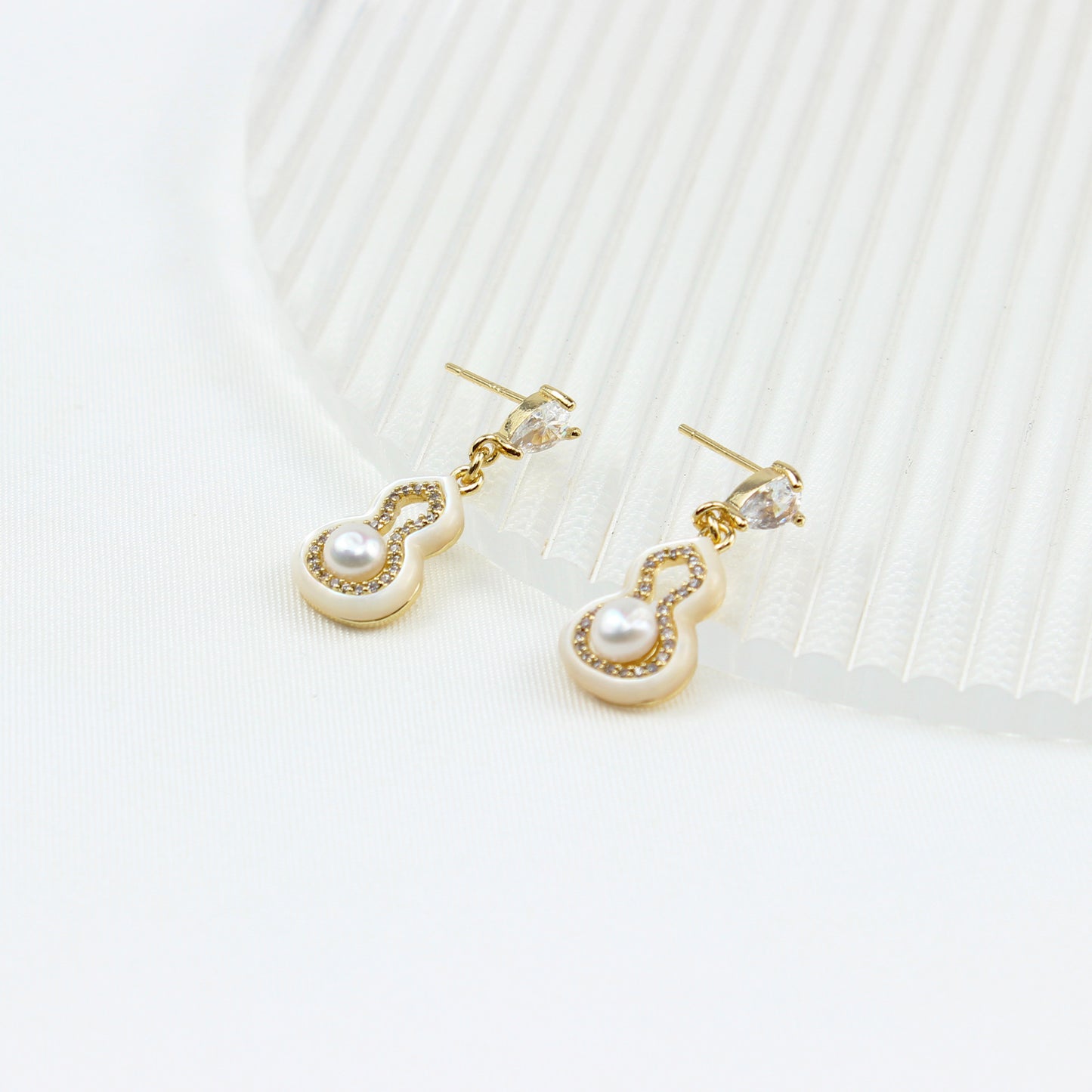 Chinesische Mutterperlen Ohrstecker – Kürbisform Symbol für Glück & Freude, 14K vergoldet, 925 Silberstifte, Süßwasserperle