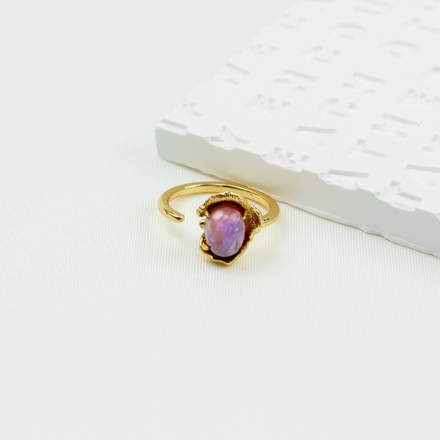 Amethyst Traumring β Offener Verstellbarer Ring mit Amethyst Edelstein, 14K Vergoldet, Eleganter Damenring