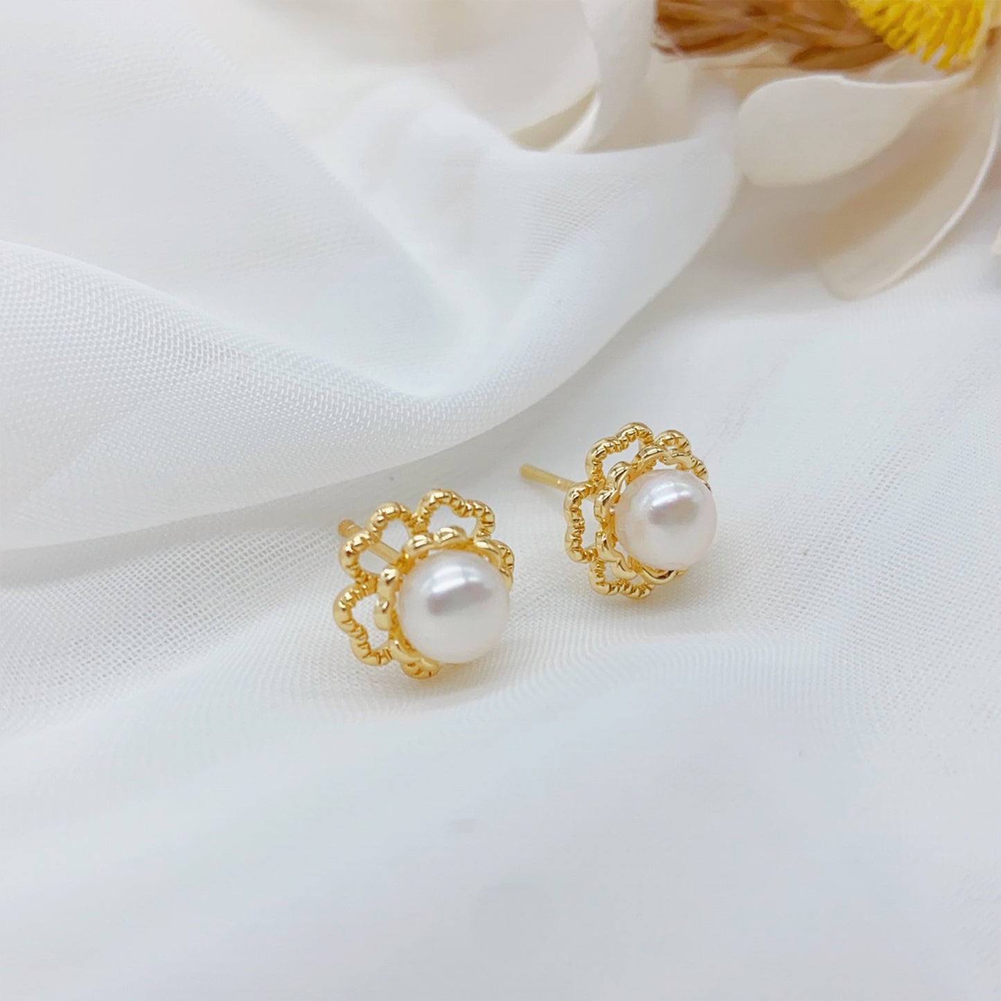 Licht & Schatten Rose Perlenohrringe – Elegante Blüten mit schimmernder Perle 🌹✨