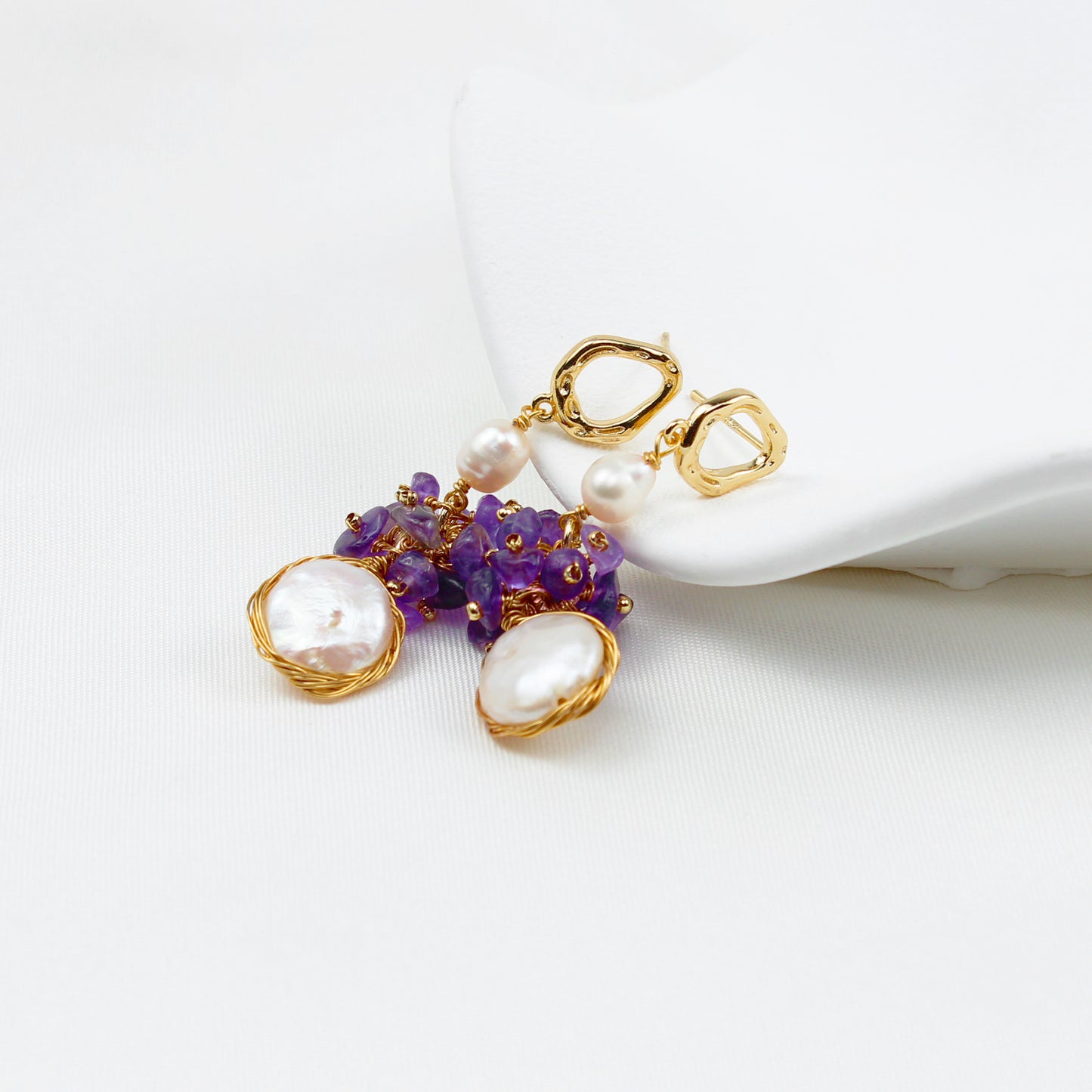Violette Trauben-Perlenohrringe – 14K Vergoldet, Barockstil mit Süßwasserperlen & Kristallen, Eleganter Schmuck für Feste & Partys