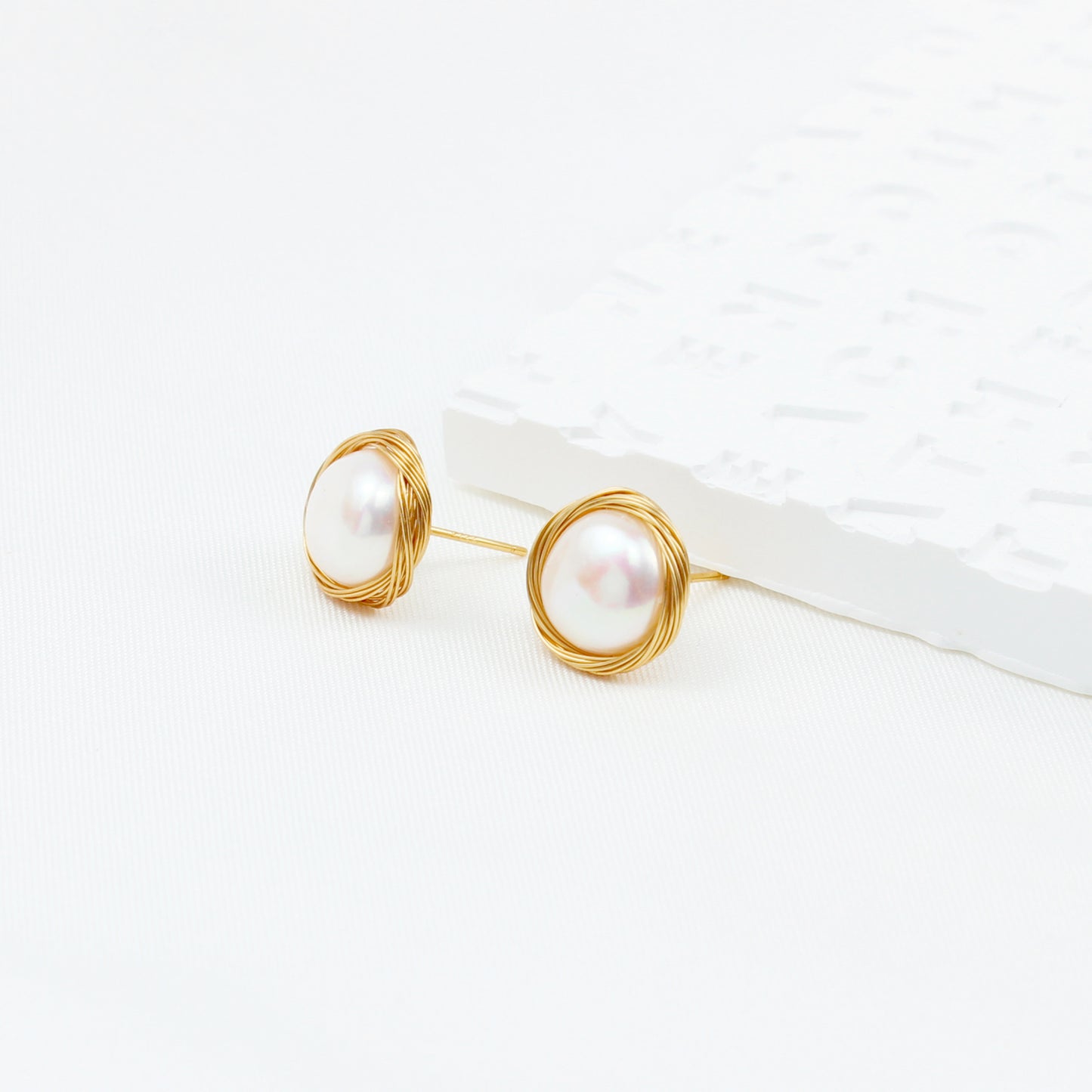 Klassische 14K vergoldete Perlenohrringe mit Drahtwicklung β Antiker Stil, Elegantes & Zeitloses Design