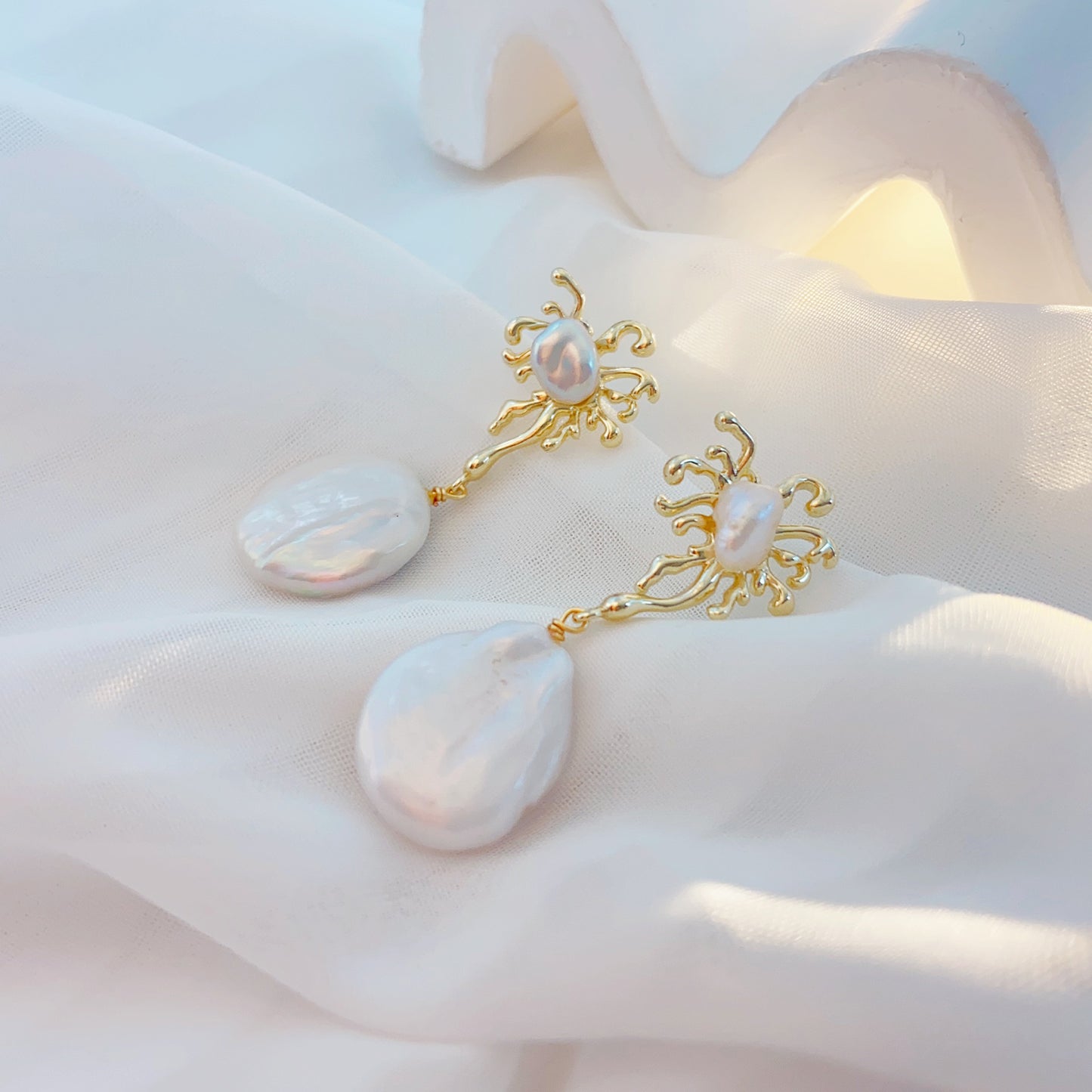 Barock Perlenohrring – Unregelmäßige Süßwasserperle, 14K vergoldet, 925 Silberstift, eleganter hypoallergener Ohrstecker für Frauen