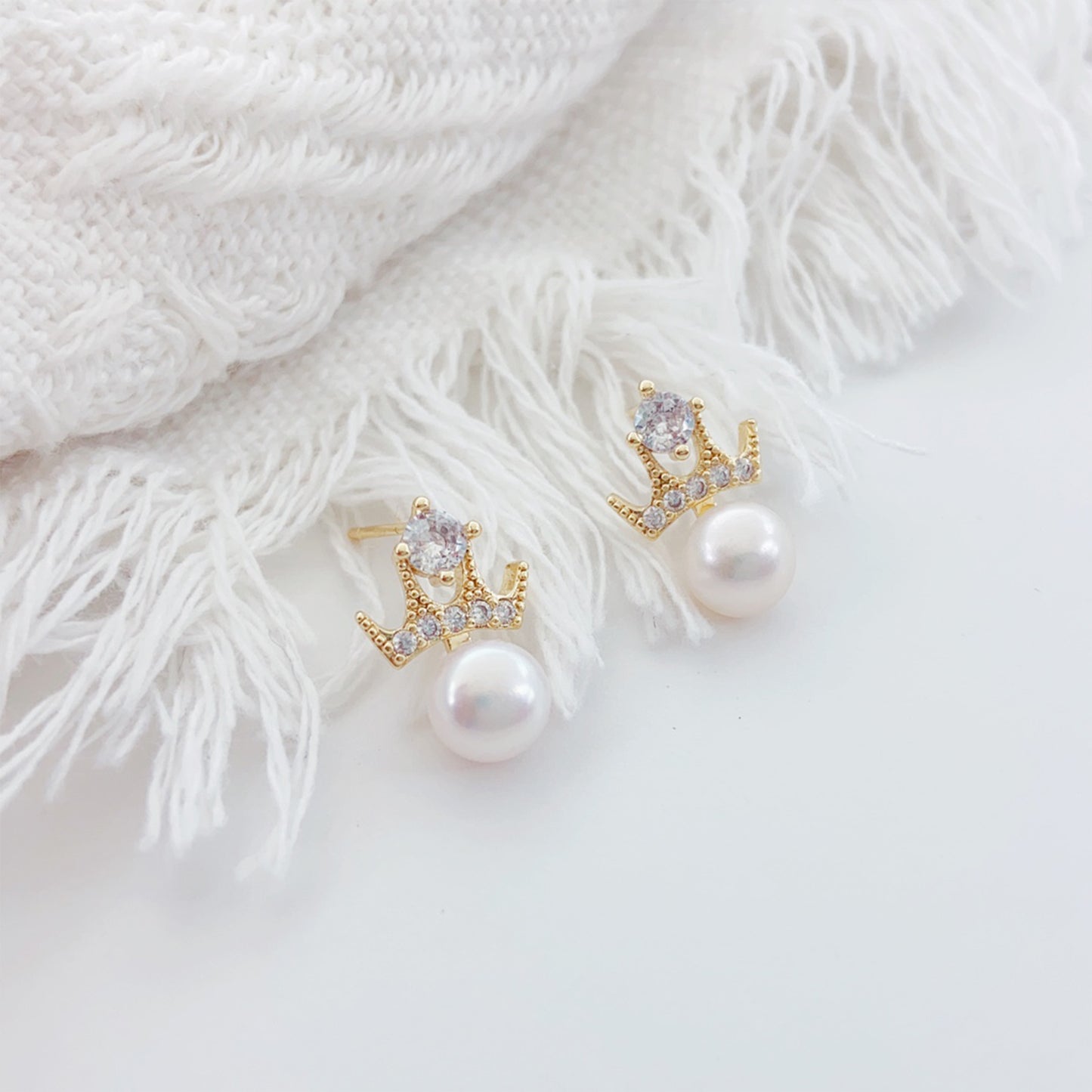 Klassische Perlen-Ohrkette – Minimalistische Eleganz mit leichter Bewegung