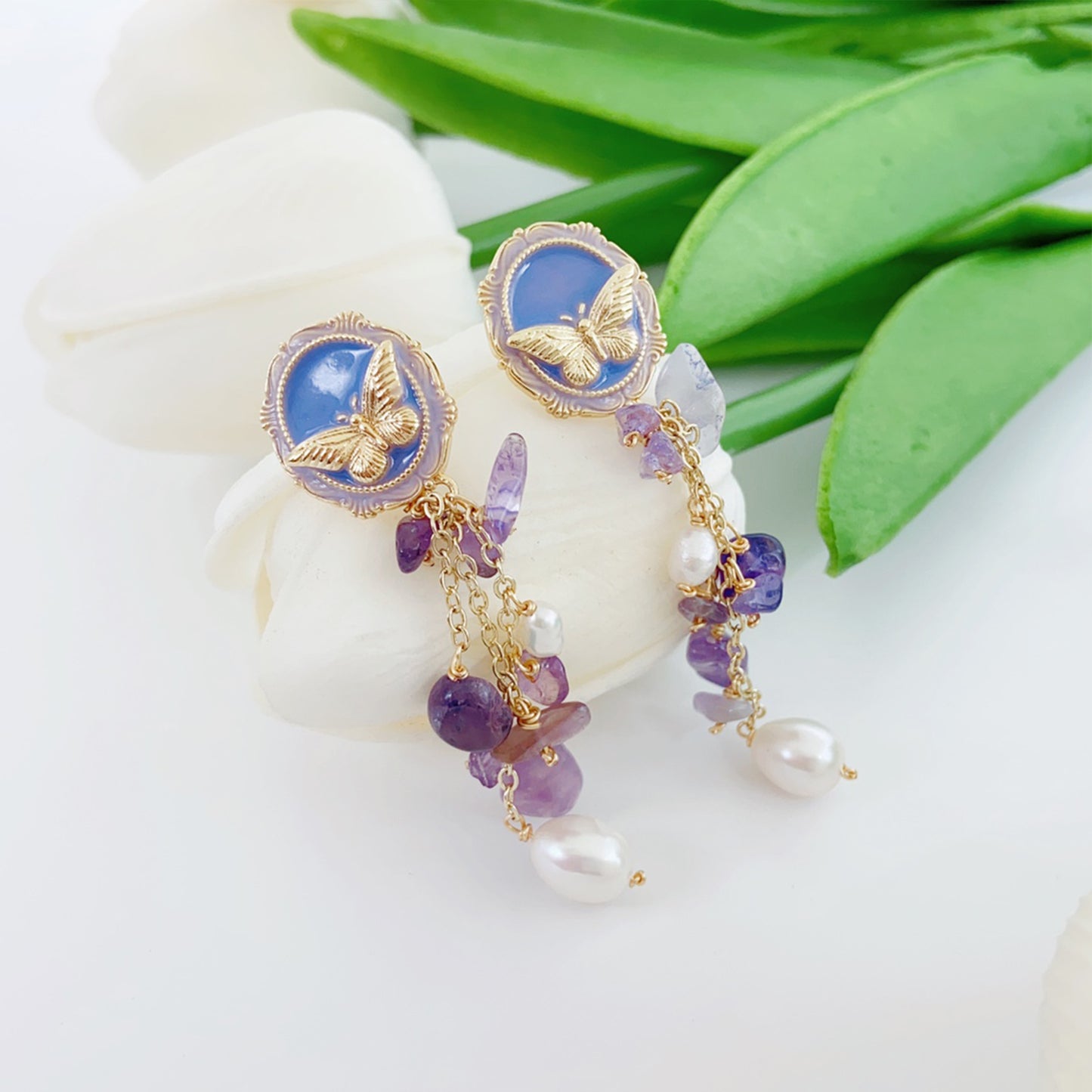 Amethyst Perlenohrringe im Schmetterlingsdesign – 14K Vergoldet, Feine Kristalle & Süßwasserperlen, Eleganter Schmuck für Bälle und Anlässe