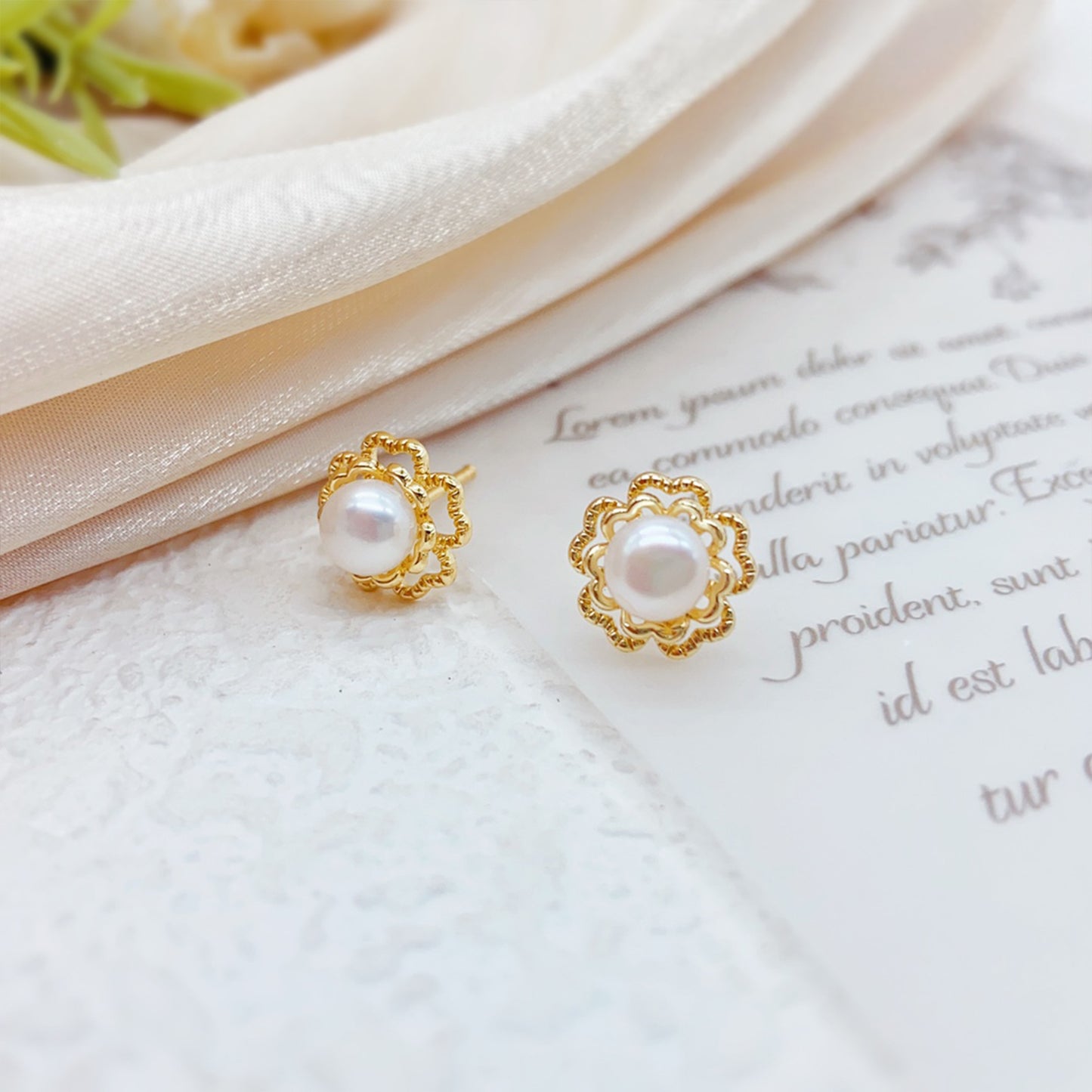 Licht & Schatten Rose Perlenohrringe – Elegante Blüten mit schimmernder Perle 🌹✨