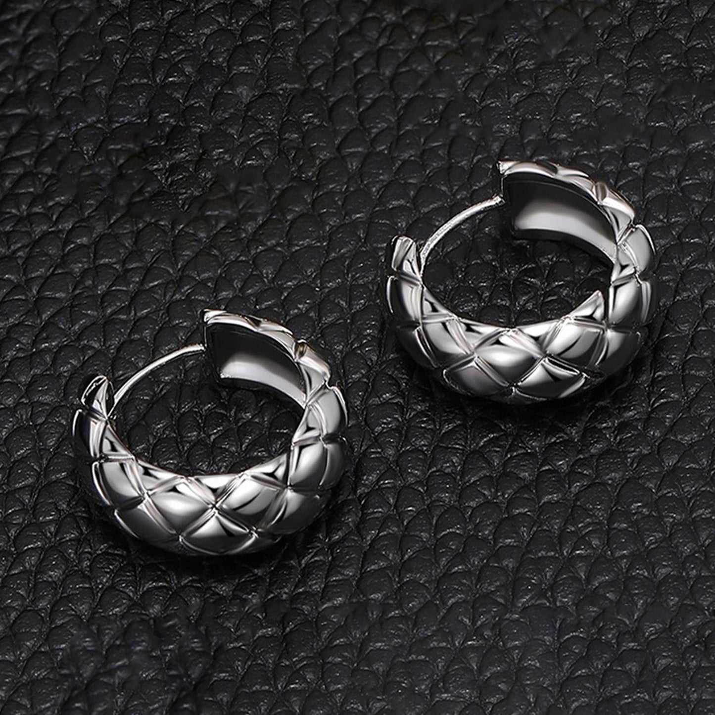 Large Silver Rhombus Hoop Earrings – 1.8 cm Geometric Design for Women, Ideal for Everyday & Special Occasions