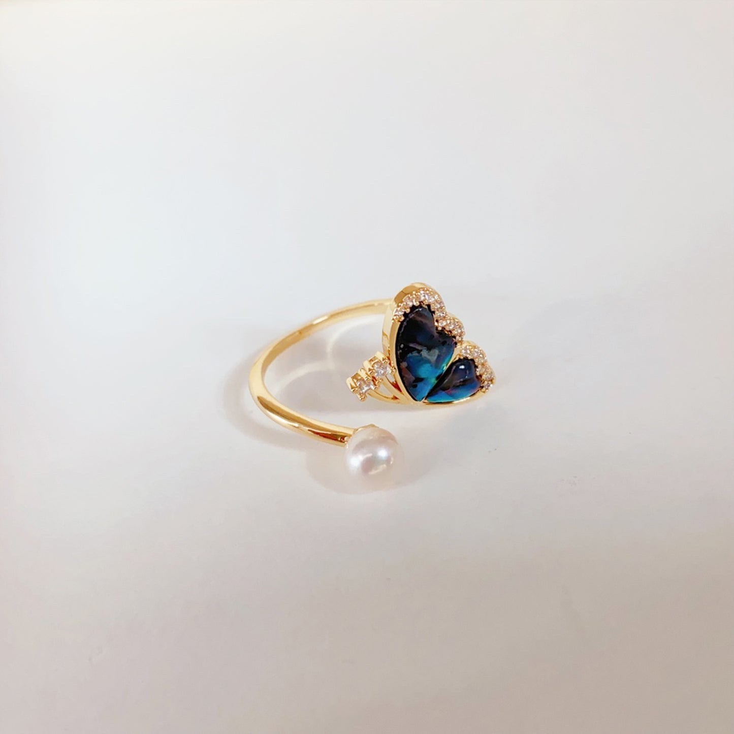 Schmetterling Perlenring – Offener Verstellbarer Ring mit Grüner Abalone & Süßwasserperle, 14K Vergoldet, Eleganter Damenring