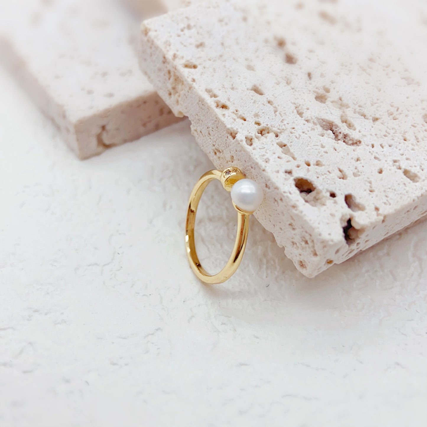 Minimalistischer Perlenring – Einstellbar, Süßwasserperle, 14K Vergoldet, Eleganter & Verstellbarer Schmuck für Damen