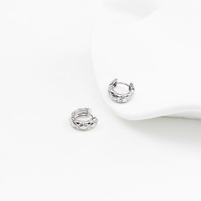 Small Silver Rhombus Hoop Earrings – 1.4 cm Geometric Design for Women, Ideal for Everyday & Special Occasions