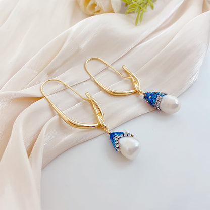 Fischhaken-Perlenohrringe – 14K Vergoldet, Blaue Süßwasserperle & 925 Silberstift, Künstlerisches Design für Damen