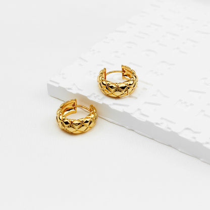 Large Gold Rhombus Hoop Earrings – 1.8 cm Geometric Design for Women, Ideal for Everyday & Special Occasions
