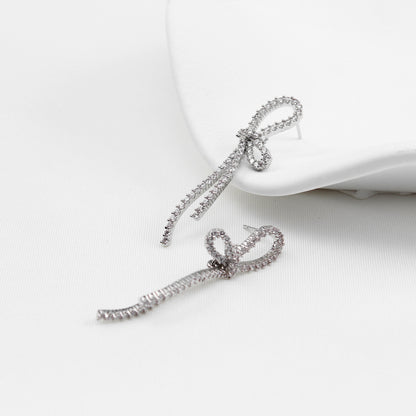 Elegant Bow Zirconia Stud Earrings – Sparkling Earrings for Women, Ideal for Everyday & Special Occasions